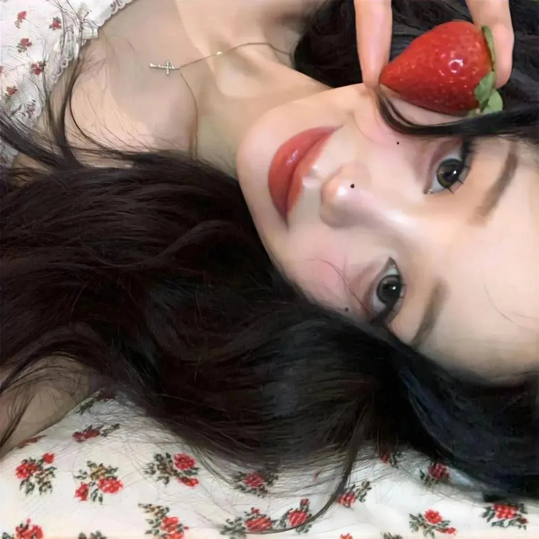 弯刀划破红玫瑰